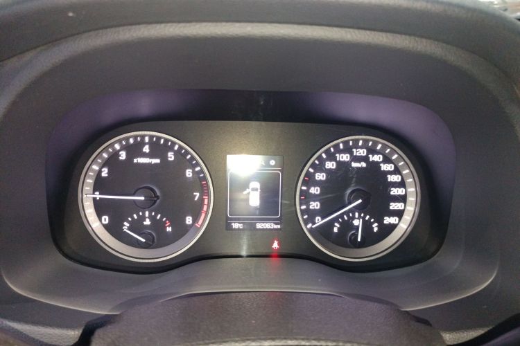 现代 途胜 2015款 1.6T 双离合两驱智能型局部细节14