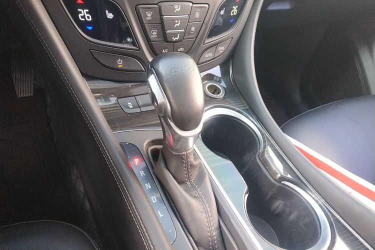 别克 昂科威 2019款 20T 两驱精英型 国V中控内饰18