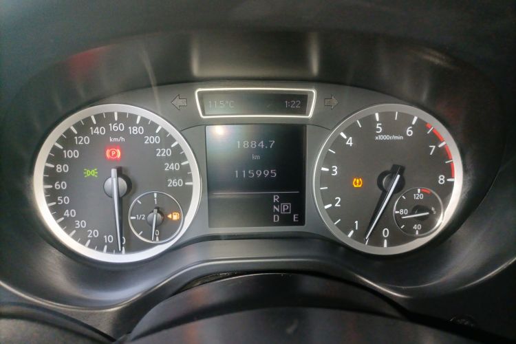 英菲尼迪QX30 2017款 1.6T 两驱运动版中控内饰14