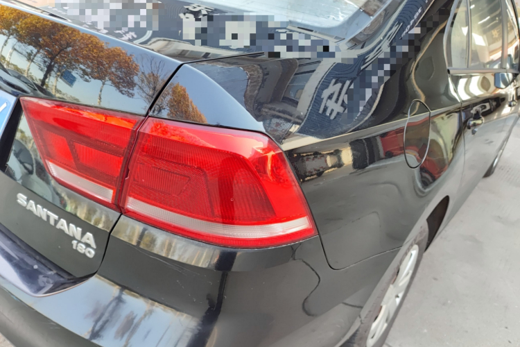 大众 桑塔纳 2015款 1.6L 手动风尚版车身外观9