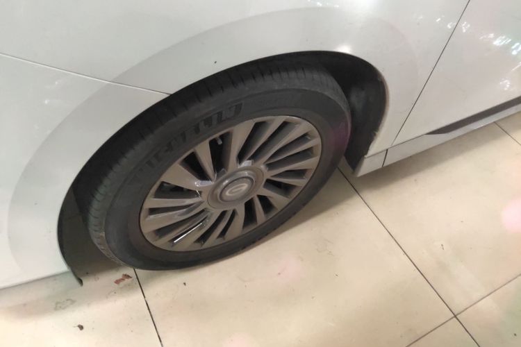 广汽传祺 传祺M8 2023款 宗师系列 400T 至尊版车身外观6007