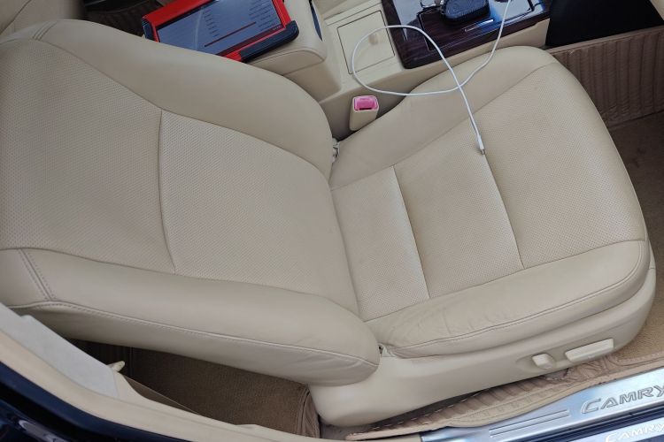 丰田 凯美瑞 2015款 双擎 2.5HG 豪华导航版局部细节41