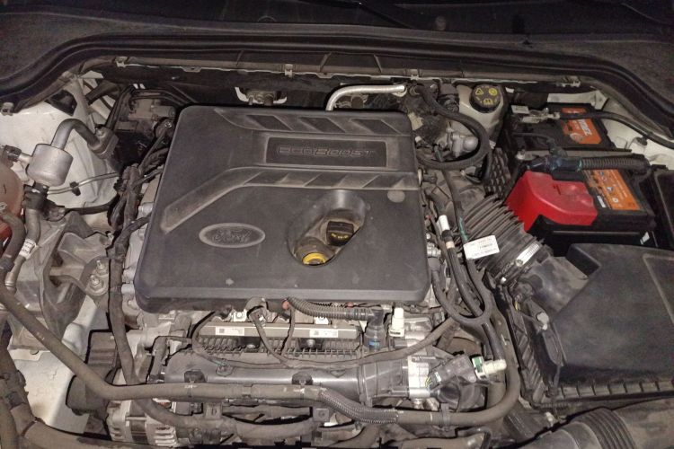 福特 福克斯 2020款 三厢 EcoBoost 180 自动ST Line局部细节24