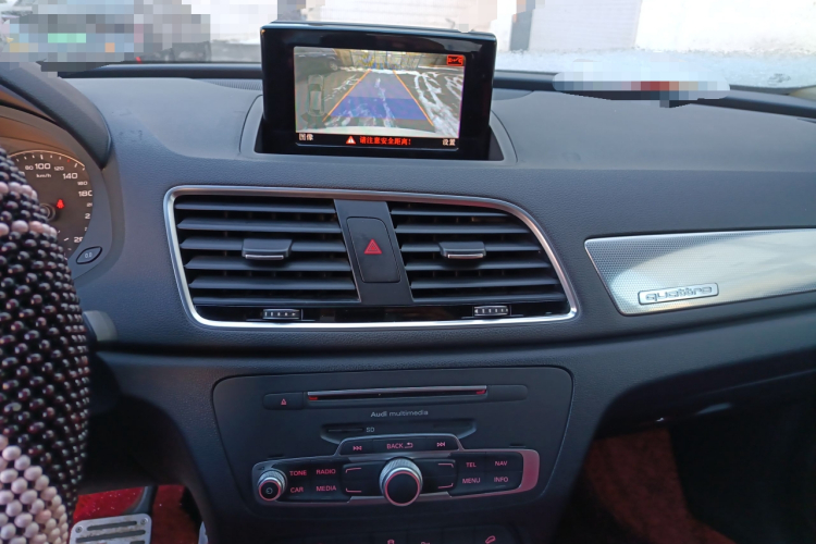 奥迪Q3 2016款 35 TFSI quattro 全时四驱风尚型中控内饰16