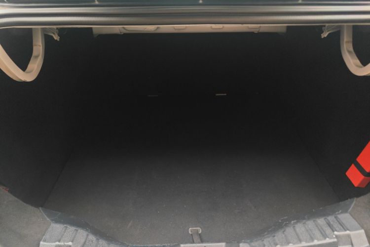 福特 福睿斯 2015款 1.5L 手动舒适型机舱底盘23