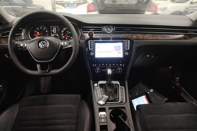 大众 迈腾 2017款 330TSI DSG 豪华型中控内饰16