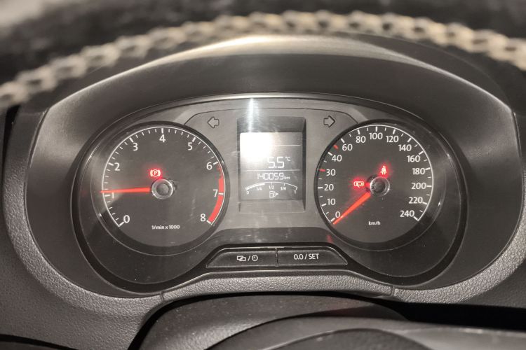 大众 Polo 2014款 1.4L 手动风尚版中控内饰14