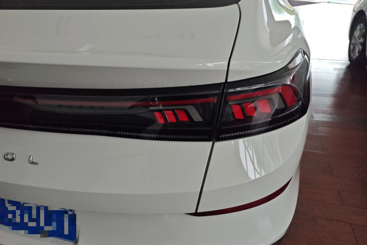 大众 2025款 凌渡L 280TSI DSG酷辣版车身外观9