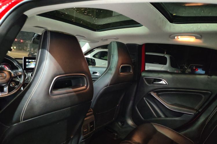 奔驰GLA 2016款 GLA 200 时尚型局部细节22