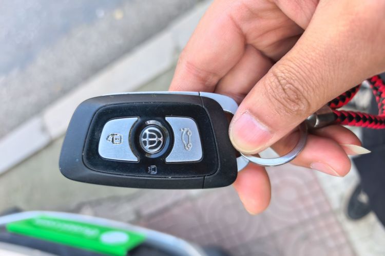 中华V3 2016款 1.5L 手动智能型中控内饰7001