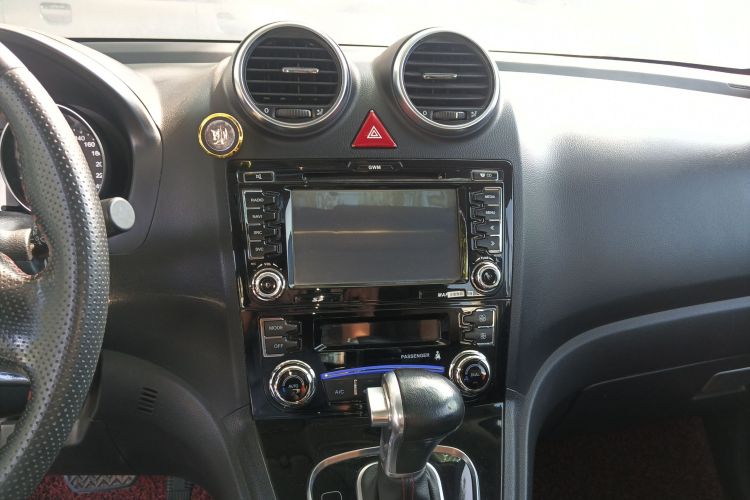 哈弗H6 2016款 升级版 1.5T 自动两驱精英型中控内饰16