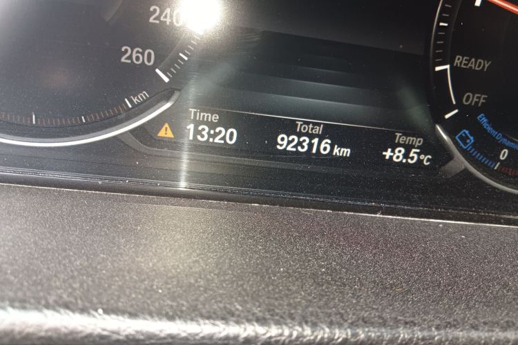 宝马3系 2019款 320i M运动曜夜版中控内饰15