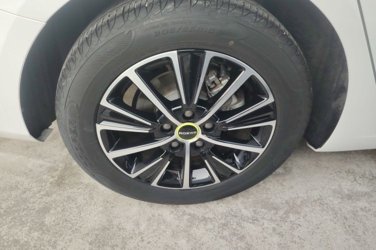 荣威i5 2021款 1.5L CVT铂金版车身外观6008