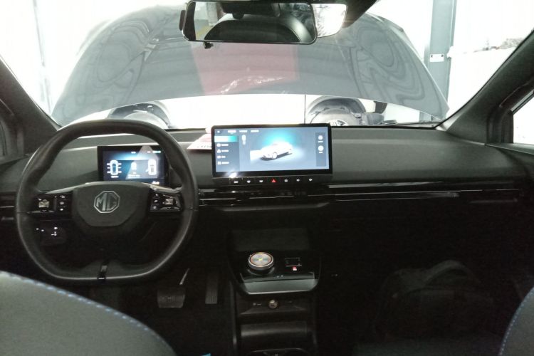 名爵 MG4 EV 2023款 415km 出海冠军版中控内饰12