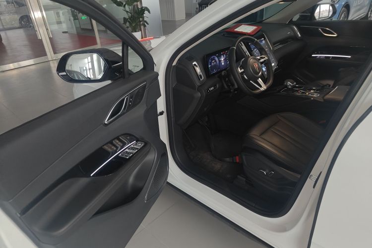 红旗HS3 PHEV 2024款 PHEV 115km 劲为版中控内饰7003