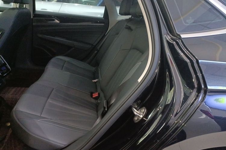 大众 帕萨特 2025款 出众款 330TSI 星空精英版中控内饰21