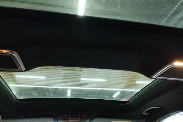 奔驰GLC 2019款 改款 GLC 300 L 4MATIC 动感型中控内饰22