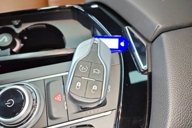 玛莎拉蒂 Levante 2022款 2.0T GT锋芒版中控内饰11