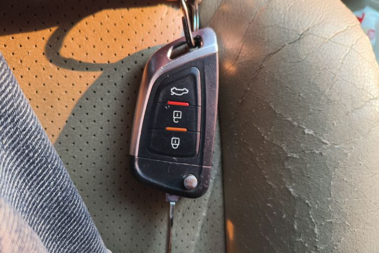 日产 轩逸 2012款 经典 1.6XE 自动舒适版中控内饰11