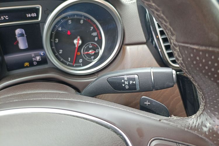 奔驰GLE 2017款 GLE 320 4MATIC 豪华型局部细节18