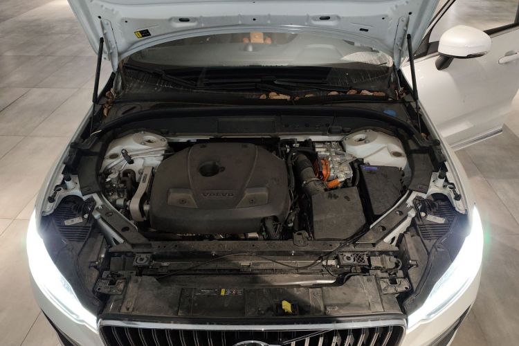 沃尔沃XC60新能源 2024款 T8 插电混动 长续航四驱智远豪华版机舱底盘24
