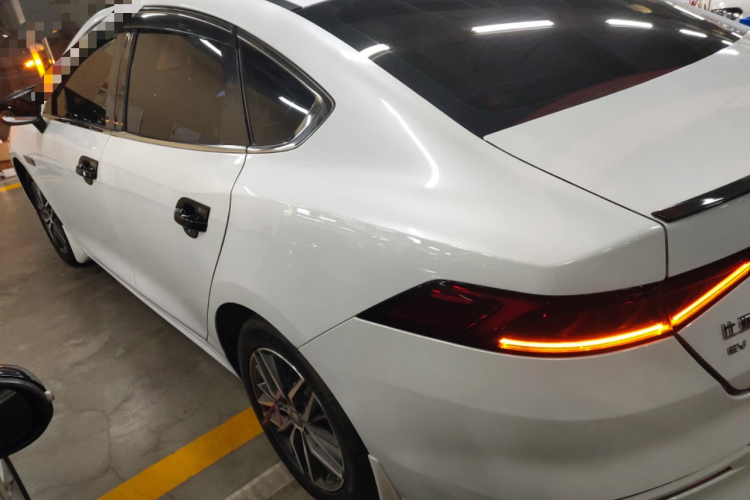 比亚迪 秦PLUS 2023款 冠军版 EV 510KM超越型车身外观4