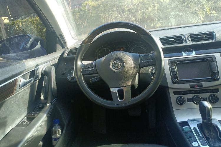 大众 迈腾 2013款 2.0TSI 尊贵型局部细节13