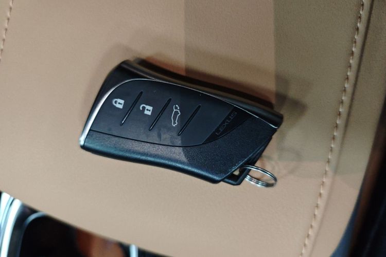 雷克萨斯RX 2023款 350h 两驱悦享版中控内饰7001