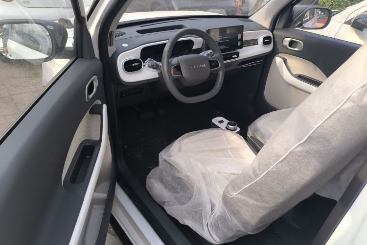 吉利银河 2025款 210km 熊猫卡丁中控内饰20