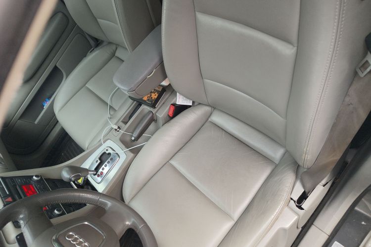 奥迪A4 2008款 1.8T 自动舒适型中控内饰19