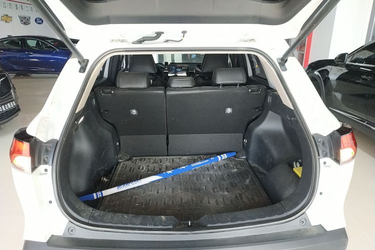 丰田 卡罗拉锐放 2024款 2.0L 智能电混双擎 先锋版机舱底盘23