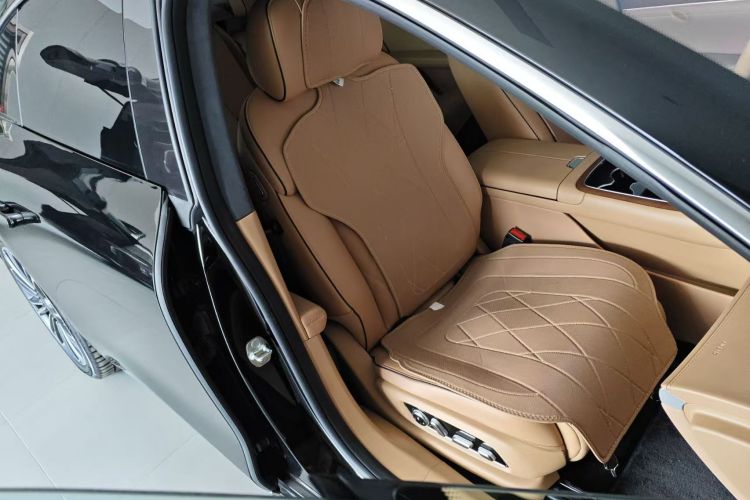 鸿蒙智行 享界S9 2024款 纯电 Ultra 四驱旗舰版局部细节41