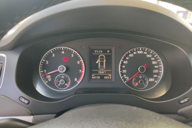 大众 速腾 2014款 改款 1.4TSI 自动豪华型中控内饰14