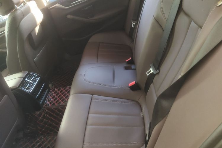 宝马5系 2018款 525Li 豪华套装中控内饰21