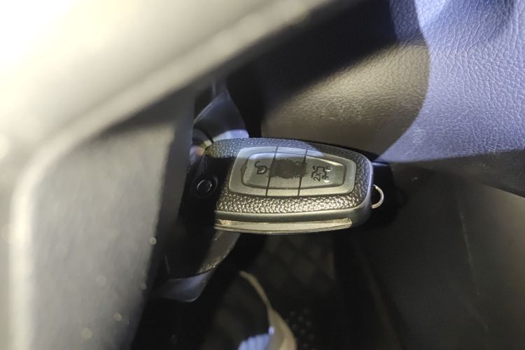 福特 福克斯 2017款 两厢 1.6L 自动舒适型智行版中控内饰11