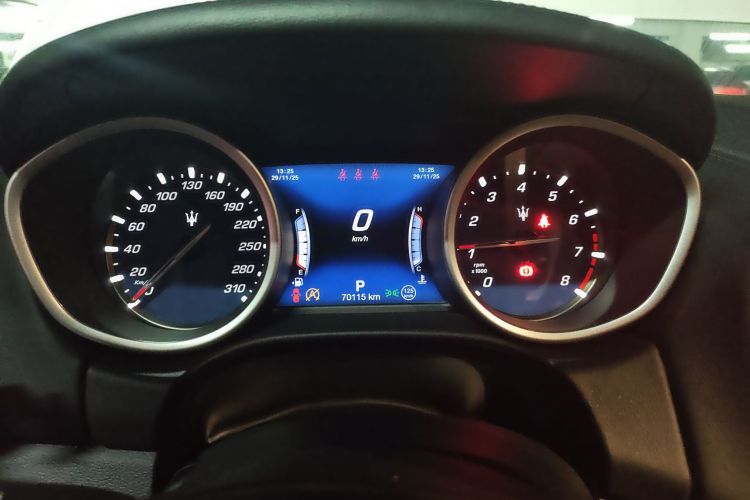 玛莎拉蒂 Ghibli 2018款 3.0T 运动版中控内饰14