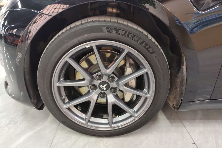 特斯拉 Model 3 2022款 后轮驱动版车身外观6007