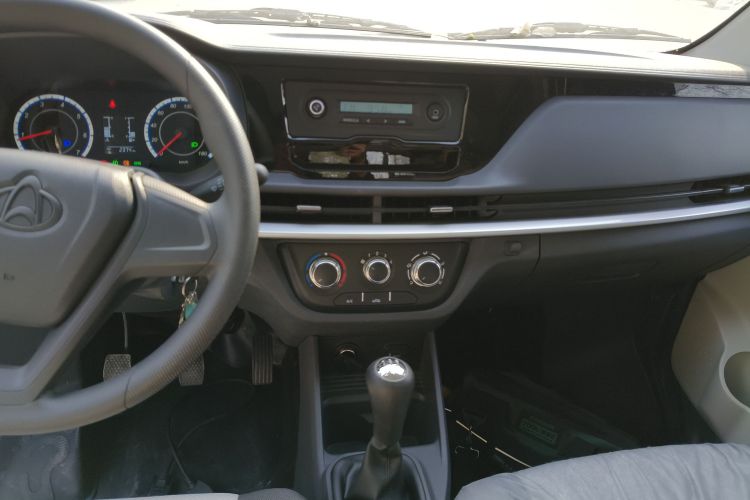 长安凯程 长安星卡 2023款 1.5L GDI 双排2.55米载货汽车舒适型中控内饰16