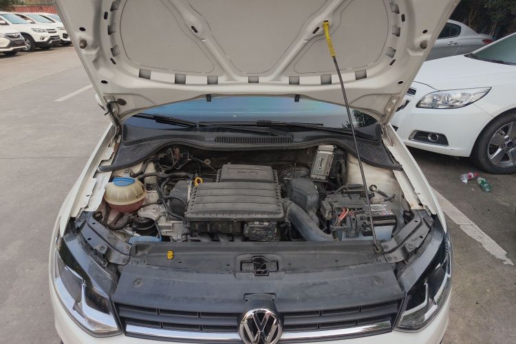 大众 Polo 2016款 1.6L 自动舒适型机舱底盘24