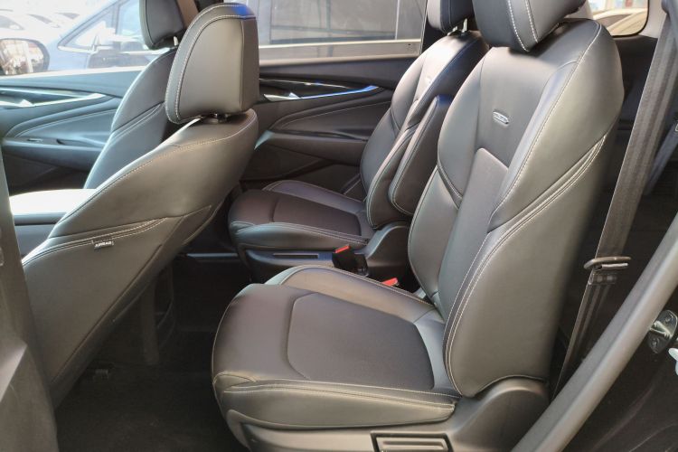 上汽大通MAXUS 大通G50 2023款 PLUS 1.5T 幸福推荐自动启航版中控内饰21