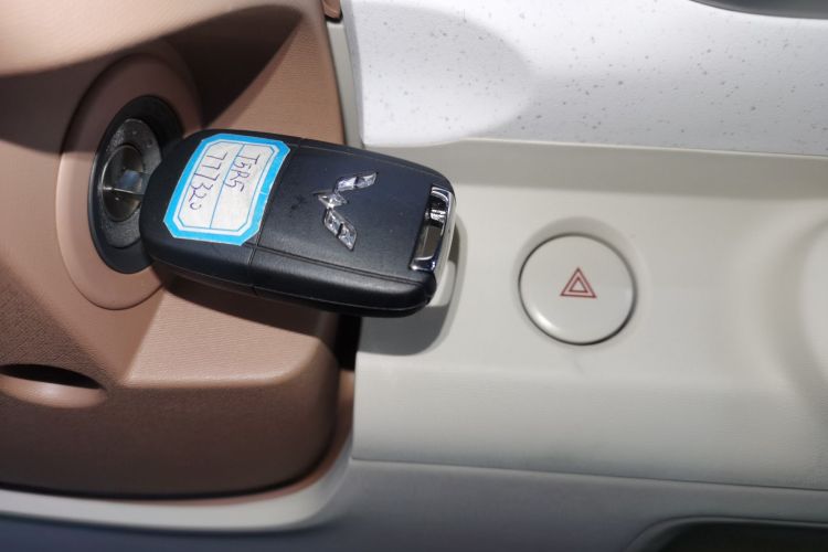 五菱汽车 宏光MINIEV 2024款 第三代 215km 青春版中控内饰11