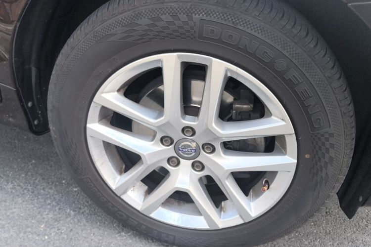 沃尔沃XC60 2017款 T5 AWD 智进版车身外观10