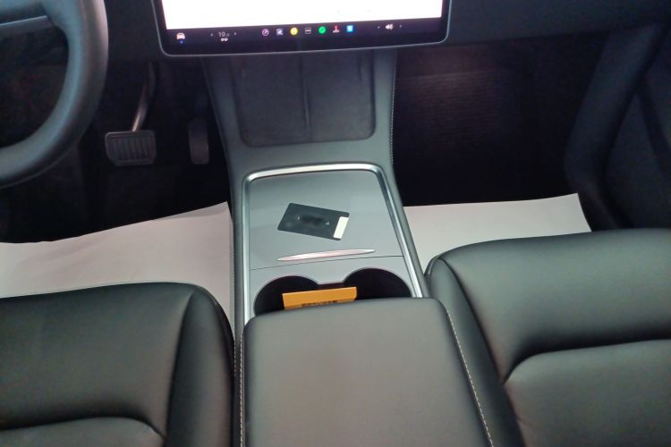 特斯拉 Model Y 2022款 后轮驱动版局部细节18