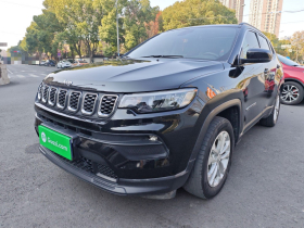 Jeep 指南者 2021款 220T 自动精英版