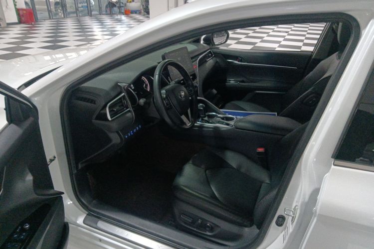 丰田 凯美瑞 2021款 2.0G 豪华版中控内饰19