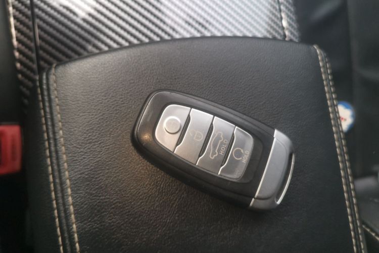 红旗H5 2019款 30TD 灵动版中控内饰11