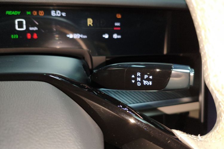 哪吒汽车 哪吒S猎装 2024款 增程300 标准版中控内饰18