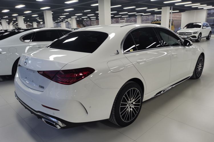 奔驰C级 2023款 改款 C 200 L 运动版车身外观7