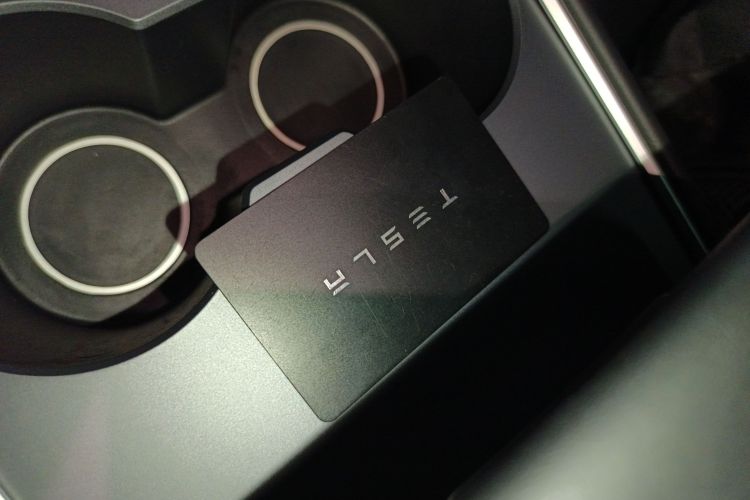 特斯拉 Model Y 2022款 改款 后轮驱动版中控内饰7001