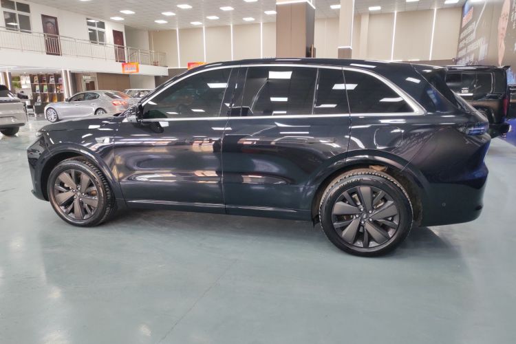 理想汽车 理想L6 2025款 Pro 智能焕新版车身外观4